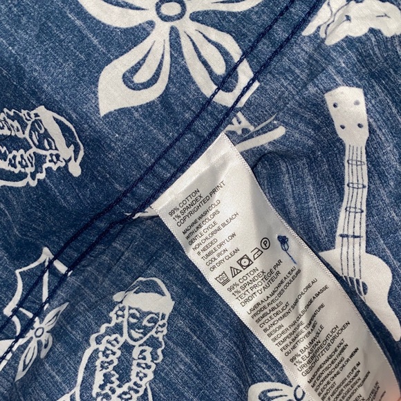 🪿Blue Tommy Bahama "Mele Kalikimaka" Hawaiian Christmas shirt! - Picture 6 of 10